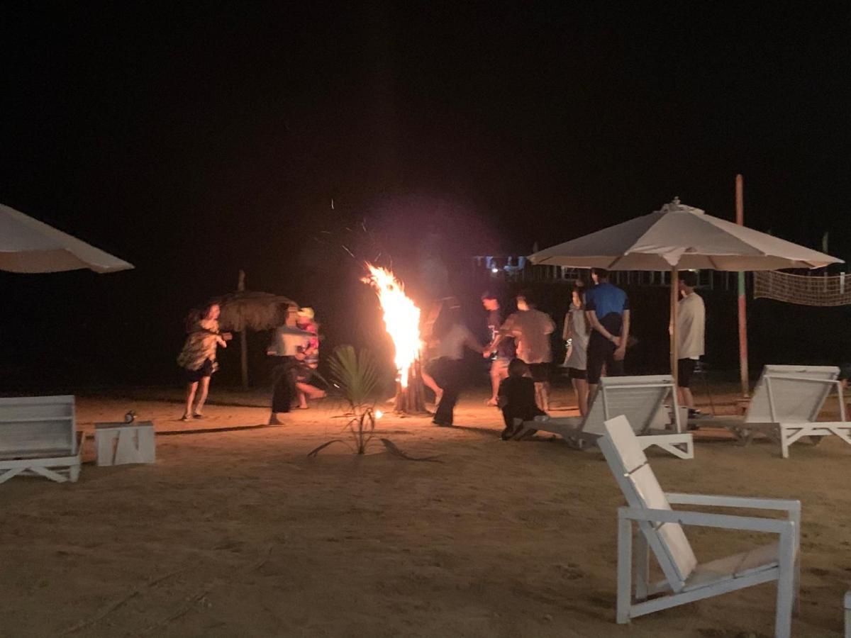 אל נידו Pangulatan Beach Resort מראה חיצוני תמונה